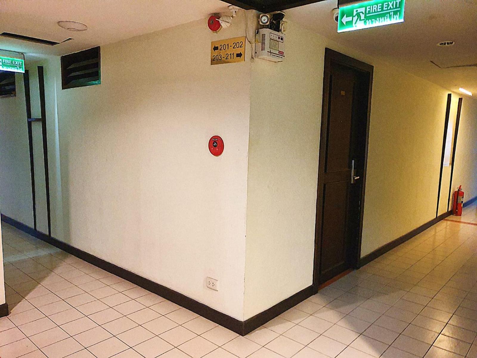 Desa Phuket Hotell Exteriör bild