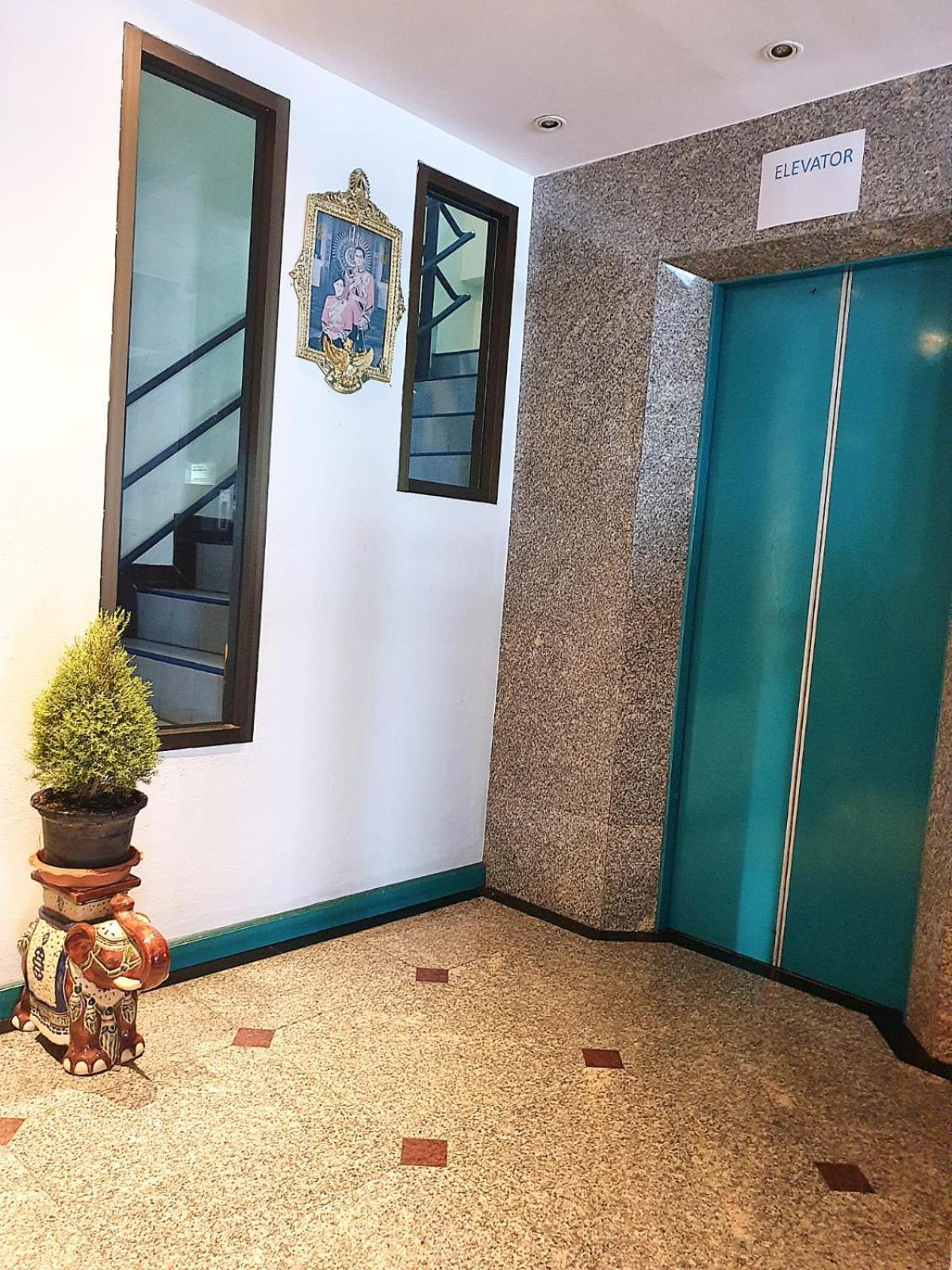 Desa Phuket Hotell Exteriör bild