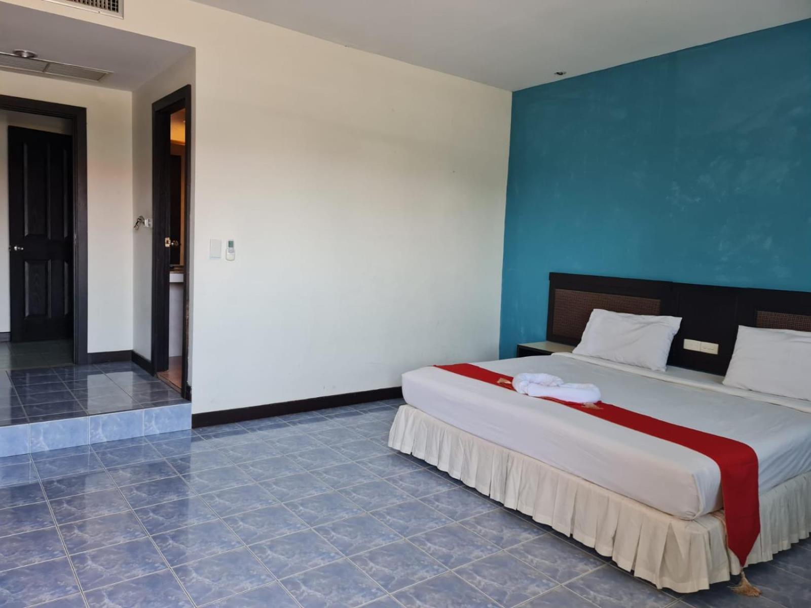 Desa Phuket Hotell Exteriör bild