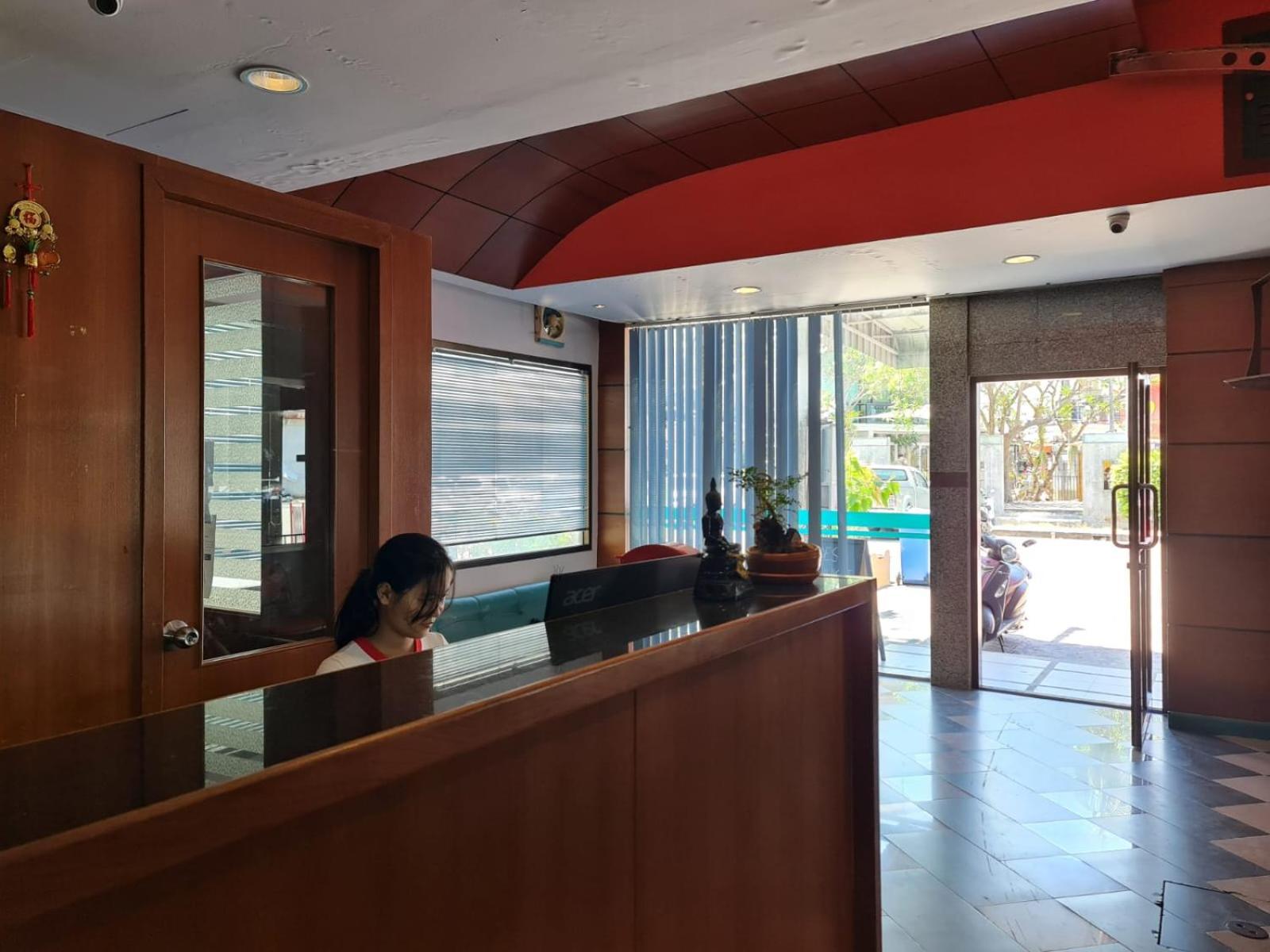 Desa Phuket Hotell Exteriör bild