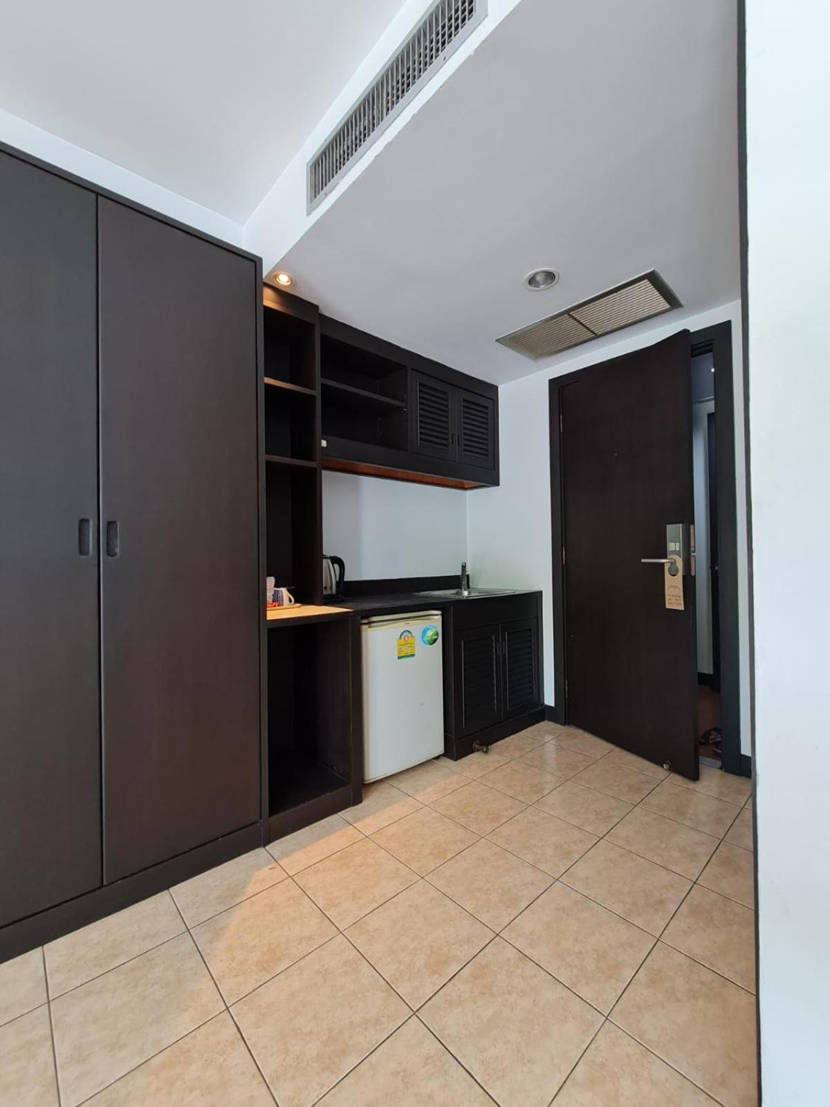 Desa Phuket Hotell Exteriör bild
