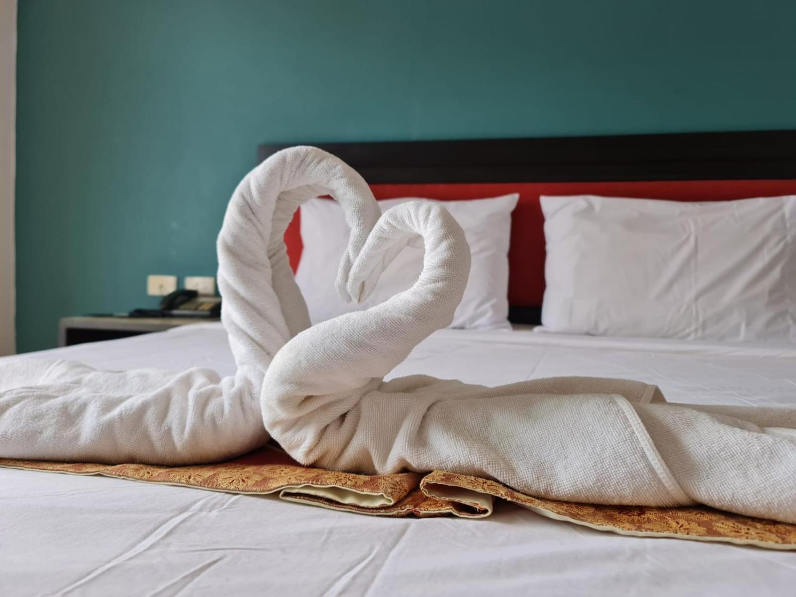 Desa Phuket Hotell Exteriör bild