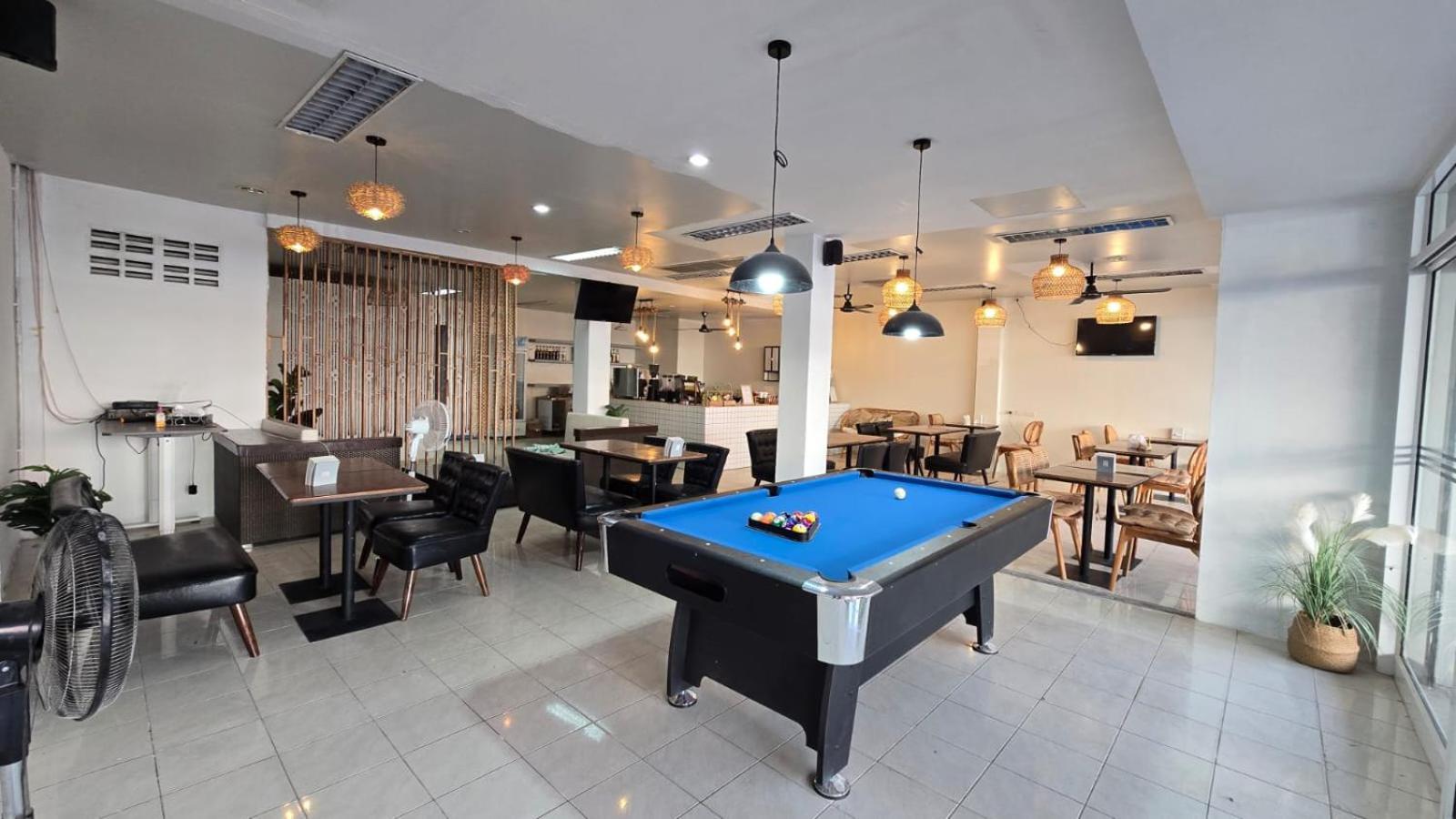 Desa Phuket Hotell Exteriör bild